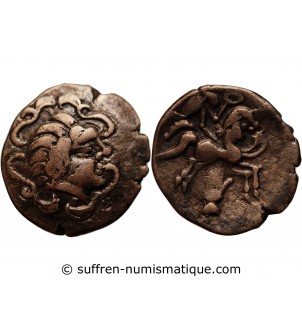 PICTONS, REGION DE POITIERS -  STATERE D'ELECTRUM A LA MAIN