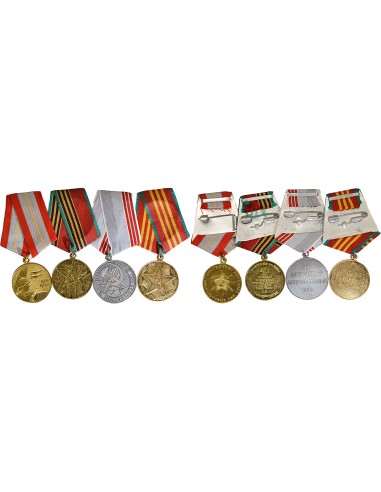U.R.S.S. (Fédération de Russie) Lot de 4 Médailles Militaires et de Jubilé 1 médaille