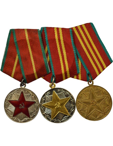 U.R.S.S. (Fédération de Russie) Lot de 3 Médailles pour Service Impeccable 1 médaille
