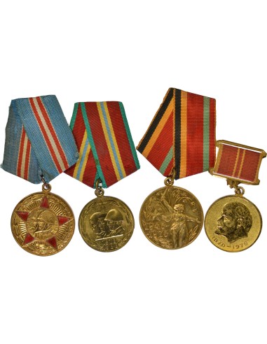 U.R.S.S. (Fédération de Russie) Lot de 4 Médailles Militaires et de Jubilé 1 médaille