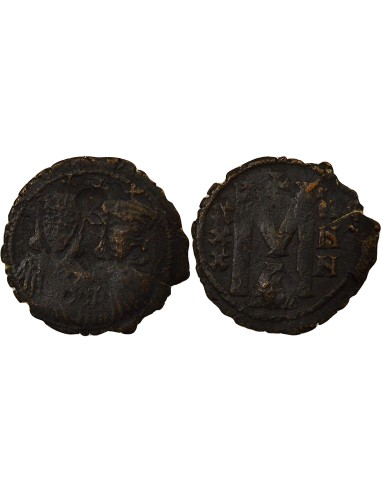 Empire Byzantin Classe III 1 follis Cuivre 732 Constantinople