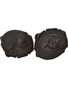Empire Byzantin Phocas Classe II 1/2 follis Cuivre An 6 (607-608) Nicomédie