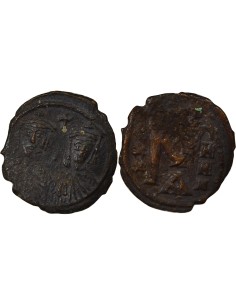 Empire Byzantin Classe III 1 follis Cuivre 732 Constantinople