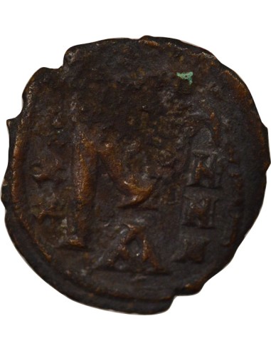 Empire Byzantin Classe III 1 follis Cuivre 732 Constantinople