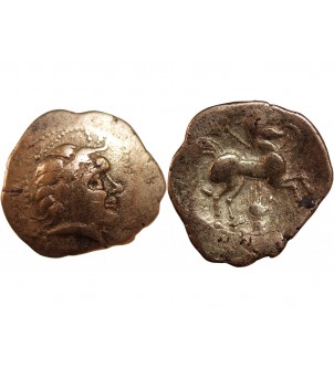 PICTONS, REGION DE POITIERS - STATERE A LA MAIN 2