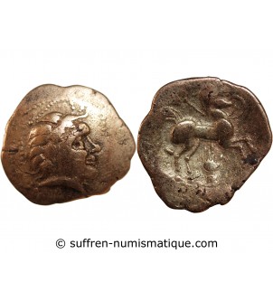 PICTONS, REGION DE POITIERS - STATERE A LA MAIN