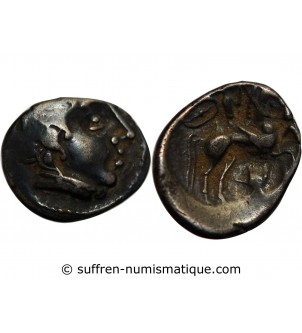 BITURIGES - DENIER" A la tête aquitaine et à la main "