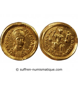 THEODOSE II - SOLIDUS OR CONSTANTINOPLE 402 / 450